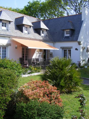 Maison classée 3 étoiles, grand jardin clos au calme Proche centre ville, 10 min des plages